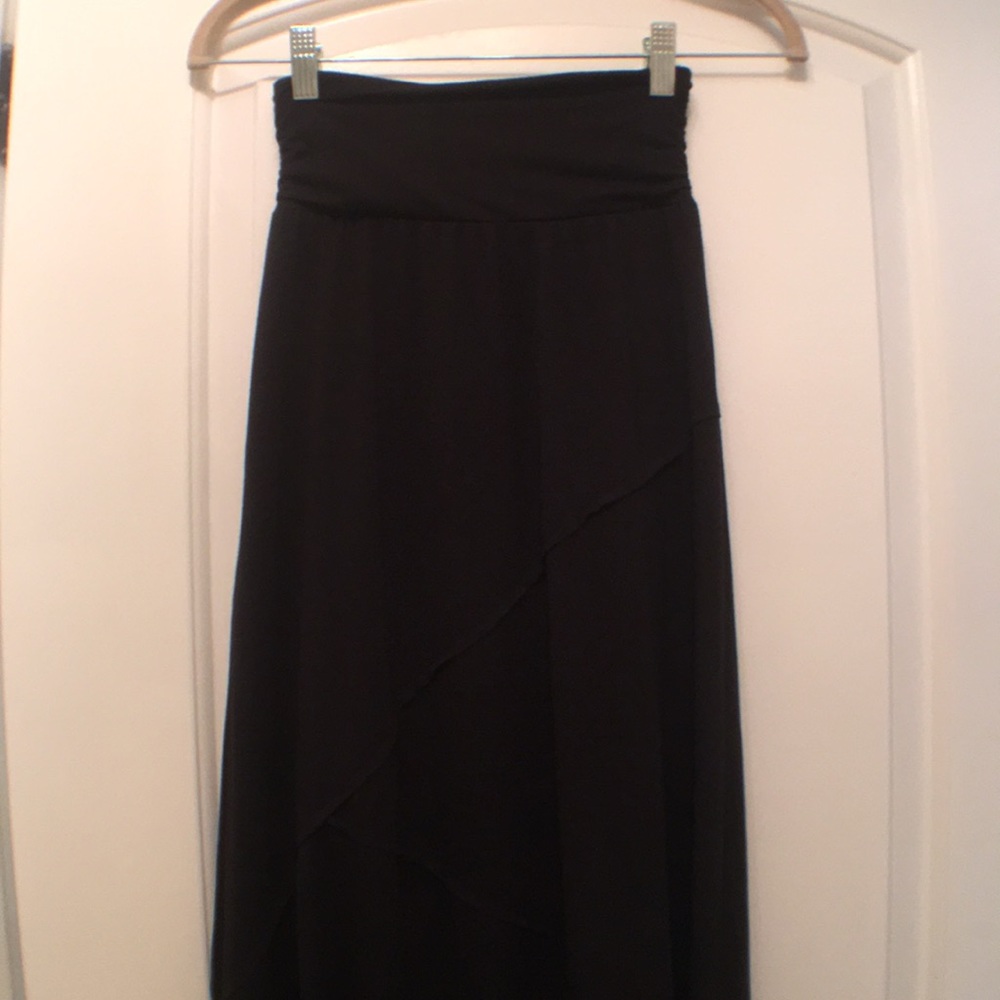 black maxi skirt